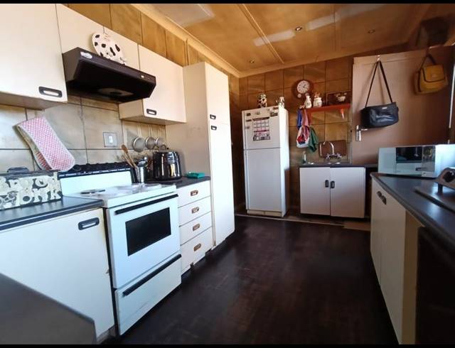 3 BEDROOM HOUSE FOR SALE IN PAUL KRUGERSOORD